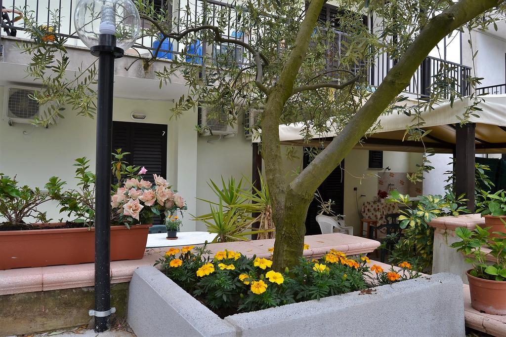 Il Girasole Formia Guesthouse Rooms Exterior foto